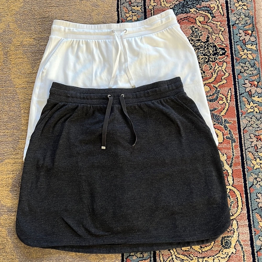 Croft & Barrow grey and white stretch scorts size S bundle